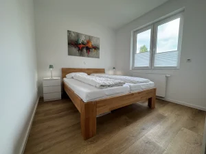 Möblierte Wohnung auf Zeit nahe Köln – Schlafzimmer im Apartment in Refrath.